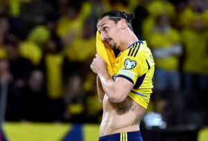 Den svenske superstjerne Zlatan Ibrahimovic er end ikke i den svenske landsholdstrup til landskampen mod Azerbaijan.