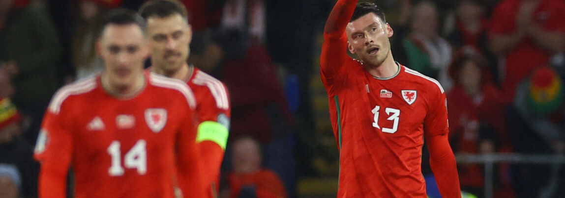 Gareth Bale tog afsked med Wales' landshold, inden holdet slog Estland i EM-kvalifikationen. Kroatien fik genrejsning mod Tyrkiet.