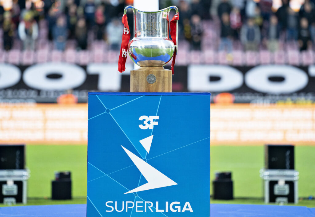 Superligaen, top seks superliga, mesterskabsspilet Superligaen, hvem vinder Superligaen, FCK, FCN, Brøndby, Viborg, Randers FC og AGF.