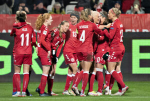 Kvindelandsholdet får ikke lov at spille på hjemmebane til EM i 2025