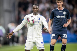 Se startopstillingerne fra Superliga-topkampen mellem F.C. København og AGF i artiklen.