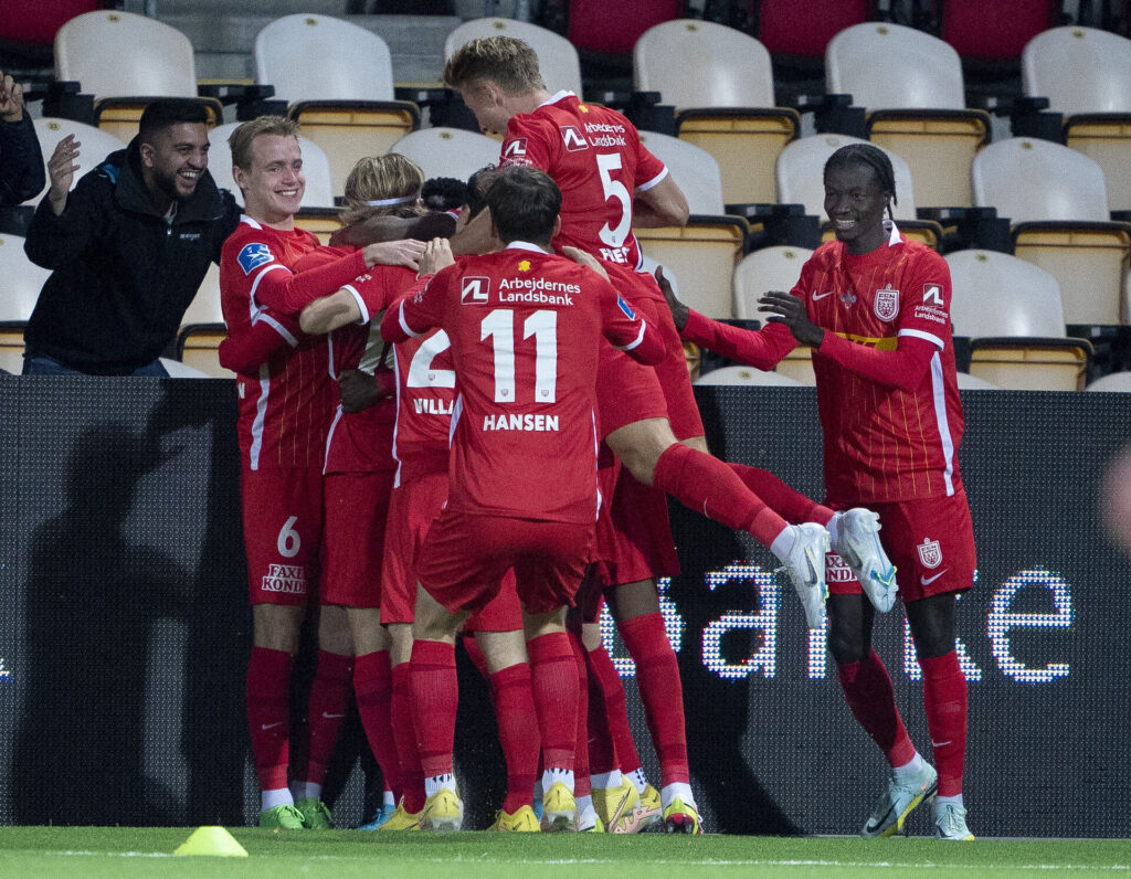 Superliga-holdet FC Nordsjælland er den fodboldklub i verden, der giver klart flest spilleminutter til spillere under 20.