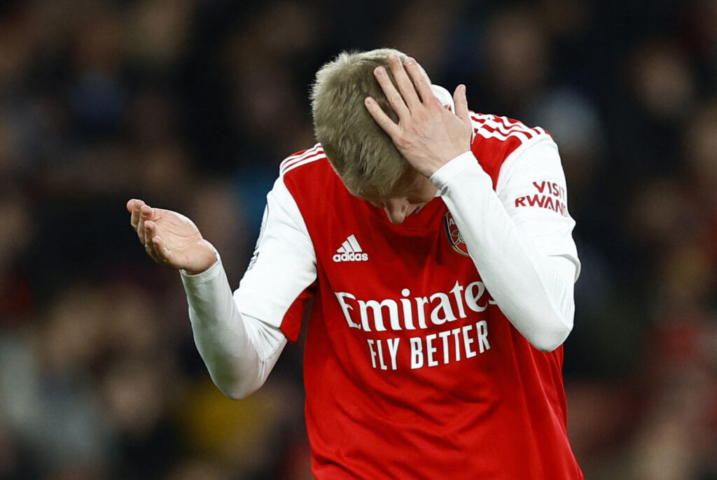 Oleksandr Zinchenko skadet for Arsenal.