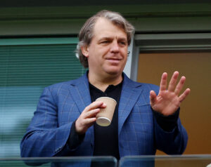 Todd Boehly tror, Chelsea slår Real Madrid 3-0 i Champions League.