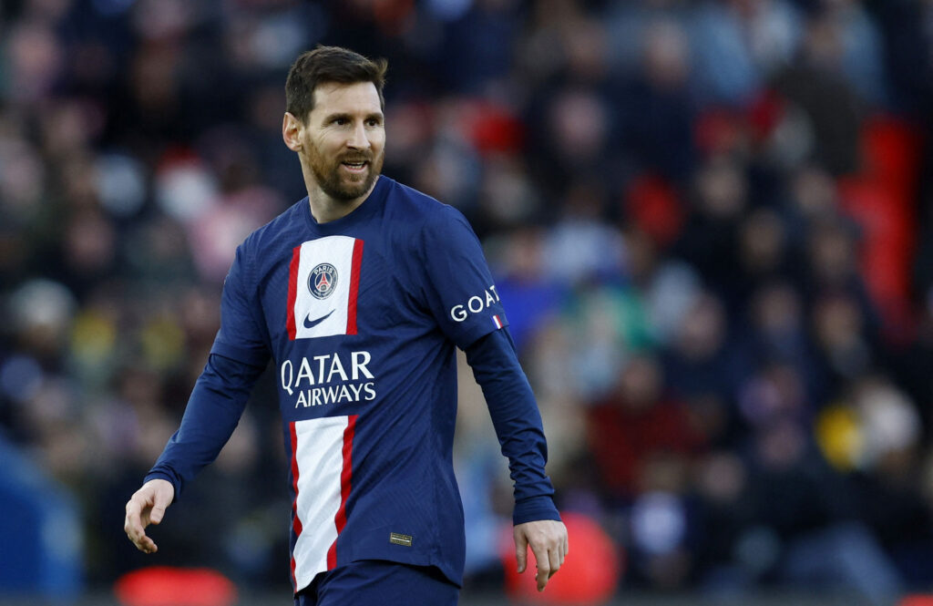 Den argentinske verdensmester, Lionel Messi, er ifølge franske L'Équipe tæt på en skilsmisse med PSG PAris Saint-Germain.