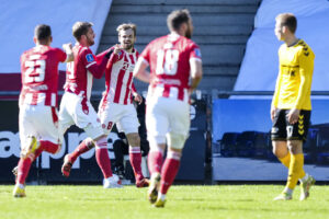 AaB åbnede søndag nedrykningskampen på vid gab, da de på udebane besejrede konkurrenterne fra AC Horsens på deres egen hjemmebane.