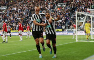 Callum Wilson cementerer sejren mod Manchester United med scoringen til 2-0.