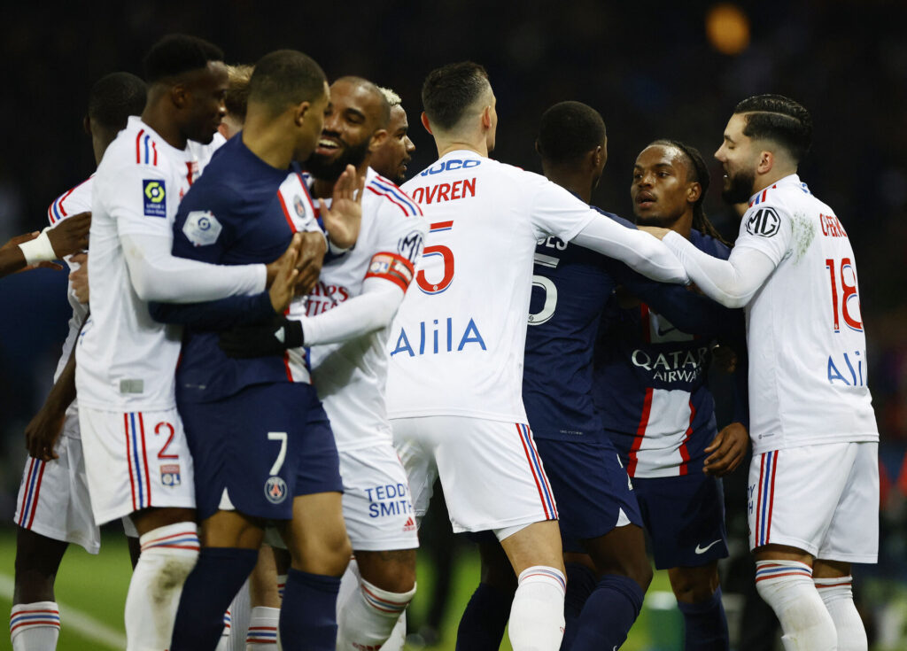 Den franske storklub Paris Saint Germain må undvære Renato Sanchez i tre til fire uger, mens Nordi Mukiele er færdig for sæsonen.