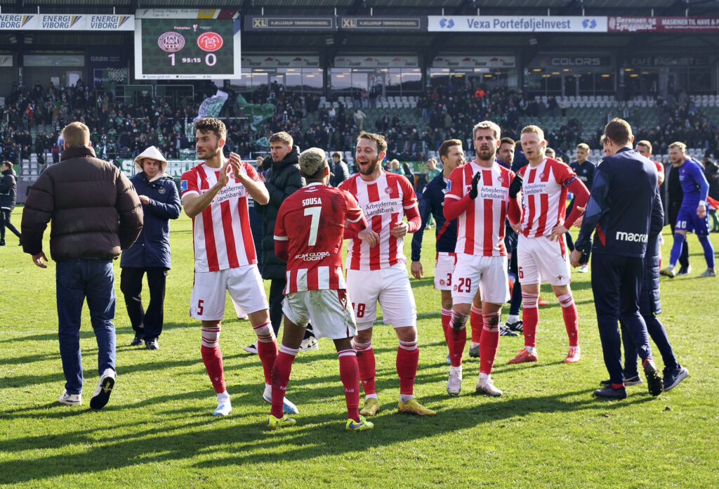 AaB's spillere jubler over den samlede sejr i kvartfinale - returkampen i DBU Pokalen mellem Viborg FF og AaB i Viborg, torsdag den 6. april 2023.
