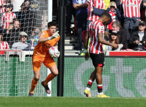 Mål og Highlights fra kampen i Premier League mellem Brentford og Newcastle United på Brentford Comunity Stadium i London.