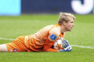 Jonas Lössl står stadig ved de kommentarer, der sendte ham i en to kamps karantæne.