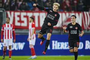 Gustav Isaksen udlignede for FC Midtjylland mod AaB sent i kampen.