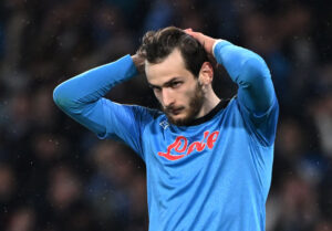 Napolis Khvicha Kvaratskhelia brændte tirsdag aften straffespark i Champions League mo AC Milan, og nu undskylder han overfor Napolis fans.