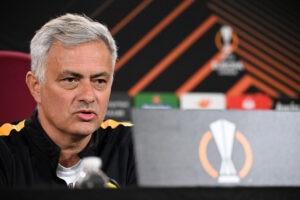AS Roma cheftræner, José Mourinho, havde set den komme, at Juventus ville få de 15 point tilbage, som de fik fratrukket tidligere på sæsonen.