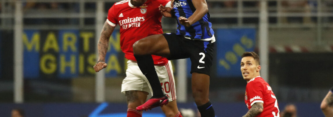 Inter skal forsøge at gøre arbejdet færdigt mod Benfica. Se mål og højdepunkter fra Champions League-kampen i artiklen.