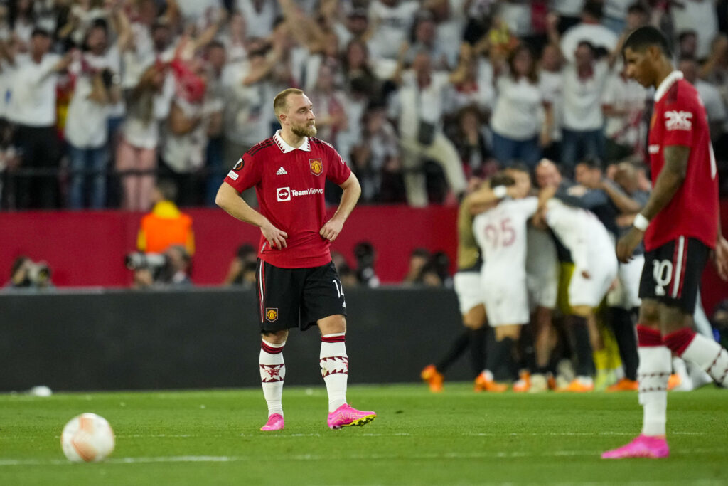 Christian Eriksen mener, at manchester united begik for mange fejl mod Sevilla, og så taber man selvfølgelig lyder kritikken fra danskeren.