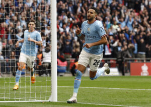Riyad mahrez lavede hattrick, da Manchester City spillede sig klar til FA Cup-finalen efter sejr mod Sheffield United.