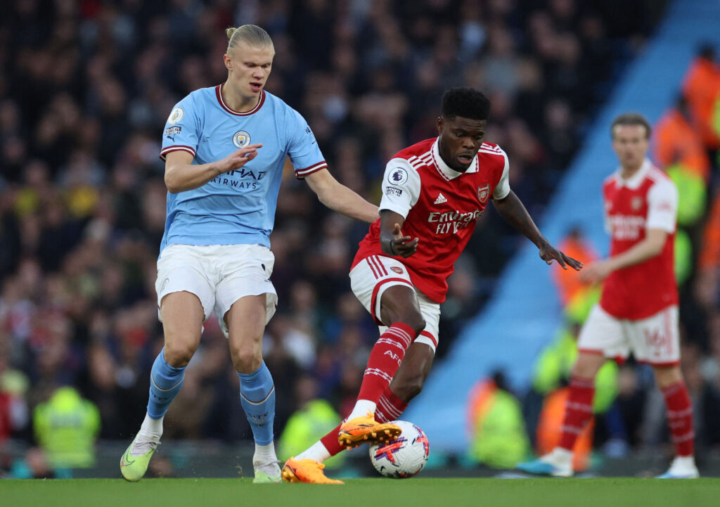 Mål og Highlights fra kampen i Premier League mellem Manchester City og Arsenal, som potentielt er en direkte kamp om mesterskabet.