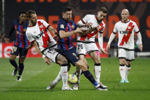 FC Barcelona formåede ikke at udnytte Real Madrids nederlag tidligere på ugen, da de selv tabte til Rayo Vallecano.
