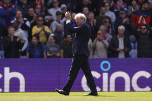 Roy Hodgson mener, at Crystal Palace er sikre på en plads i Premier League næste sæson.