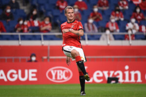 Alexander Scholz og japanske Urawa Reds fik 1-1 fra den første finalekamp i den asiatiske Champions league mod Al-Hilal Saudi.