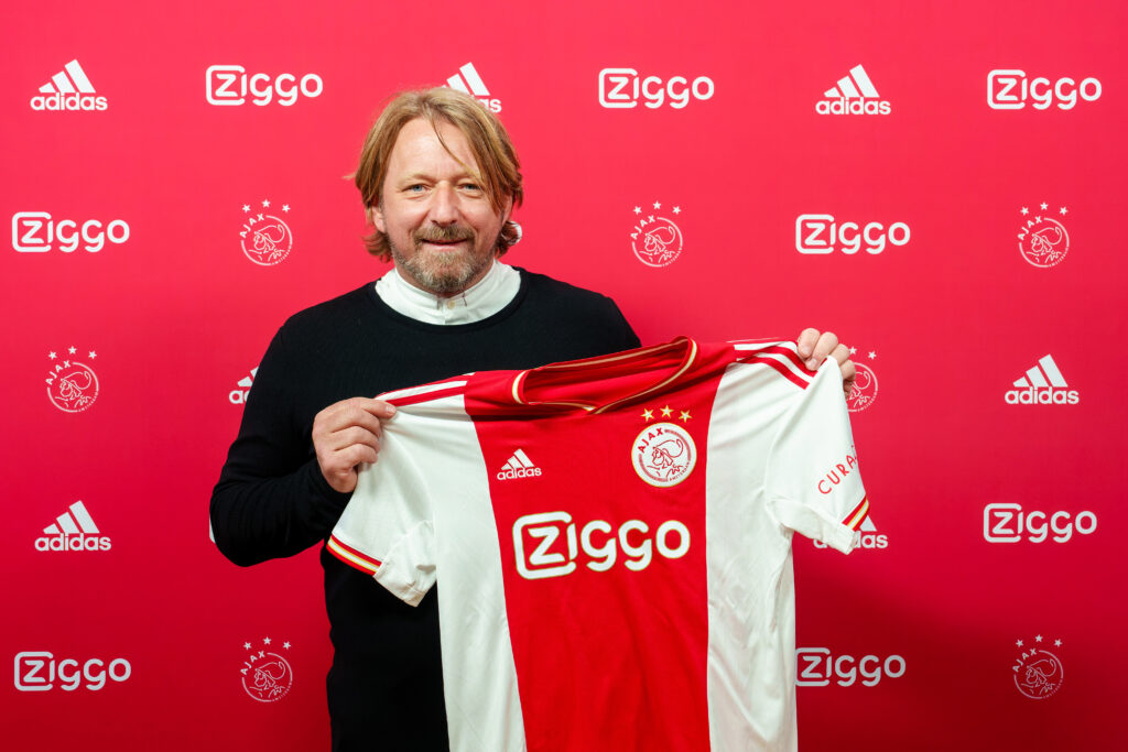 Den hollandske storklub Ajax har tirsdag udpeget tyske Sven Mislintat som klubbens nye sportsdirektør.