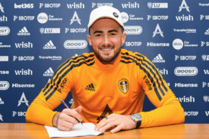 Jack Harrison forlænger med Leeds til 2028.