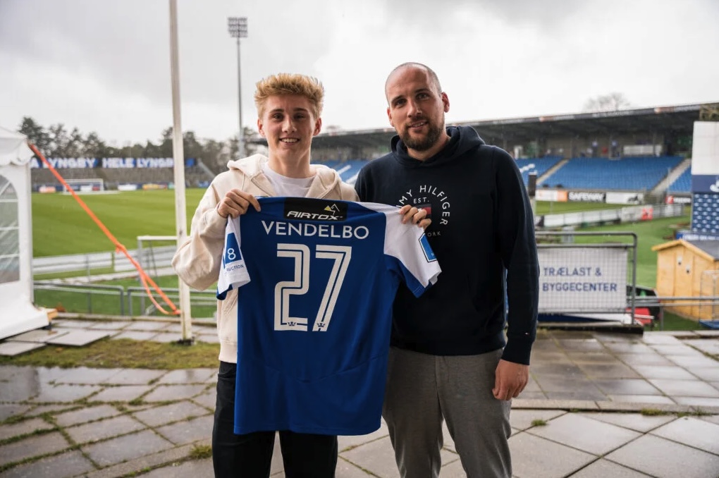 Superligaoprykkerne fra Lyngby Boldklub har skrevet en toårig kontrakt med den 20-årige Adam Vendelbo.