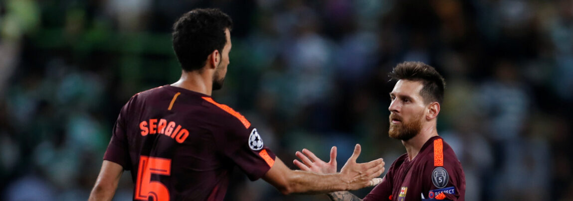 Lionel Messi storroser Sergio Busquets efter udmeldingen om spanierens Barcelona-exit.