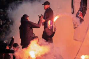 Voldsomme scener mellem Brøndby- og FCK-fans.