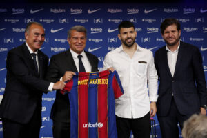 Johan Lange kan få selskab af Mateu Alemany i Astona Villa.