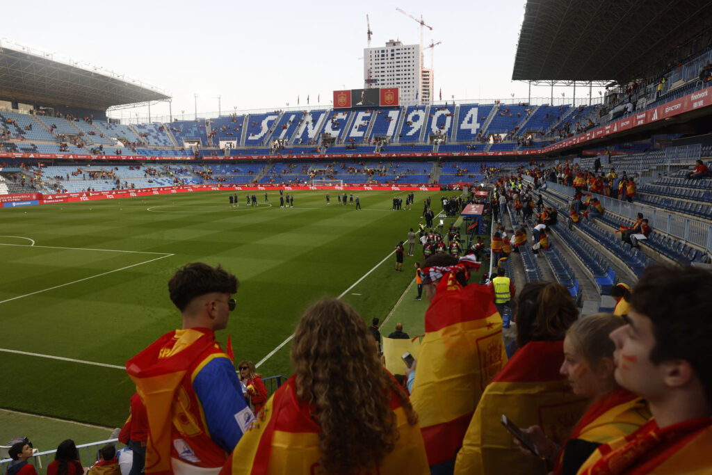 10 år efter deltagelsen i Champions League-kvartfinalen er Malaga officielt rykket ned i den tredjebedste række i Spanien.