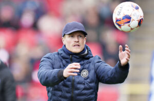 AaB cheftræner Oscar Hiljemark håber på en bedre præstation fra sit mandskab til aftenens kamp mod Silkeborg i pokalsemifinalen.