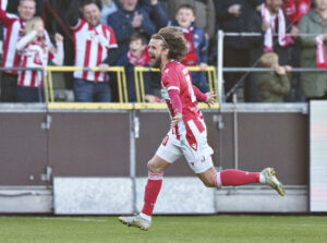 Lucas Andersen fejrede sin scoring på en særlig måde mod Silkeborg IF i anden semifinale i Pokalen.