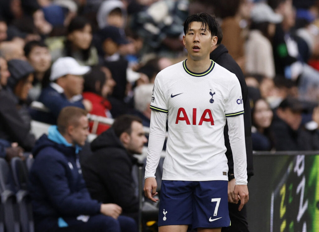 Premier League-klubben Tottenham Hotspur fordømmer den racisme, som Heung-Min Son var udsat for i kampen mod Crystal Palace.