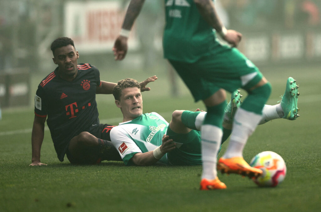 Werder Bremen-danskeren Jens Stage glæder sig over, at overlevelsen i Bundesligaen er endeguldigt sikret.