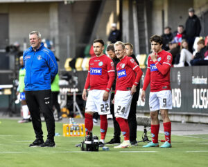 Det kører slet ikke for Silkeborg i øjeblikket, og derfor har de brug for hjælp fra sine fans. Derfor inviterer de til gratis fodbold på søndag.