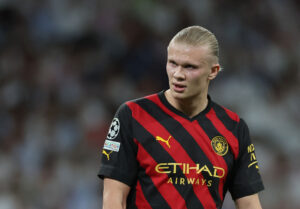 Erling Haalands far, Alf-Inge Haaland, blev tirsdag aften eskorteret ud af Bernabeu under Manchester Citys semifinale i Champions League mod Real Madrid.