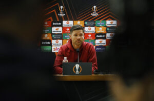 Tottenham har endnu ikke fundet sin nye manager, men nu er Xabi Alonso udnævnt som ny favorit, efter Julian Nagelsmann er dømt helt ude af billedet.