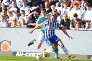 Mål og Highlights fra kampen mellem OB og AaB i Superligaens nedrykningsspil, hvor der er vigtige point på spil for begge mandskaber.