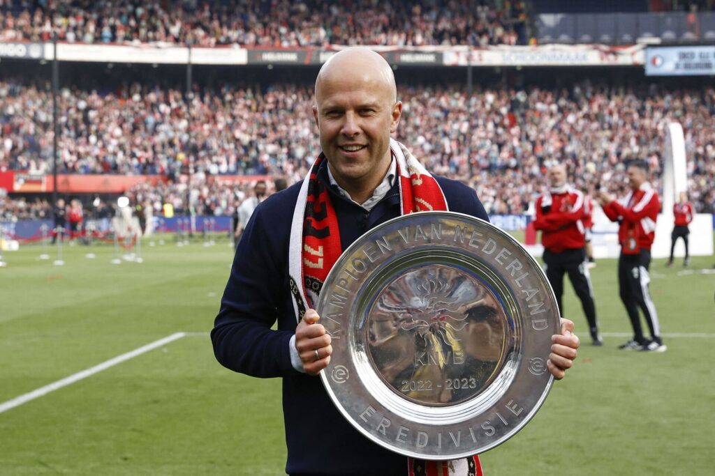 Feyenoord har forlænget kontrakten med cheftræner Arne Slot.