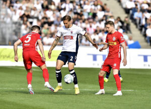 AGF kommenterer nu på histiorien om, at der var fans der kom ind i FCN-omklædningsruymmet.