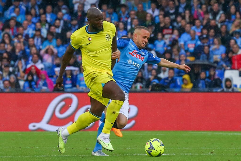 Inter mister vigtige point i jagten på Champions League mod Napoli.