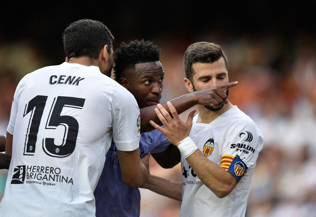 LaLiga-klubben Valencia er blevet idømt en bøde på 45.000 euro samt et delvist nedlukning af stadion i de kommende fem kampe efter racisme mod Real madrids Vinicius Junior.