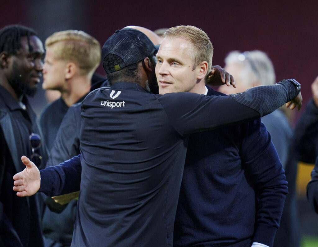 Johannes Hoff Thorup tror på, at kampen om Superliga-titlen går ned til sidste kamp.