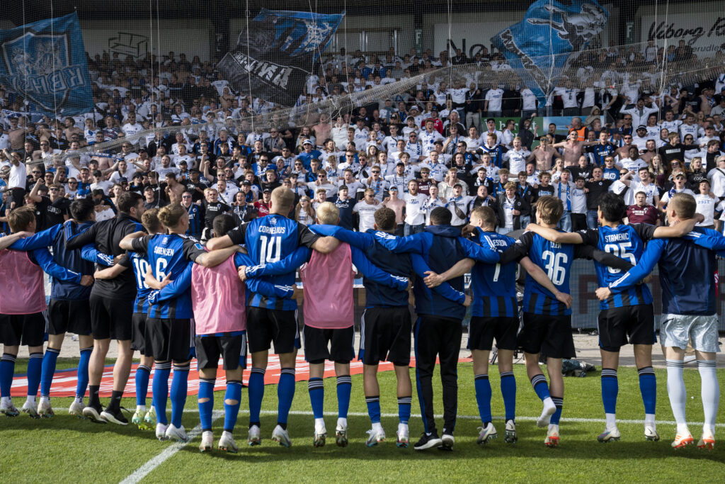 F.C. København fejrer tre point mod Viborg.