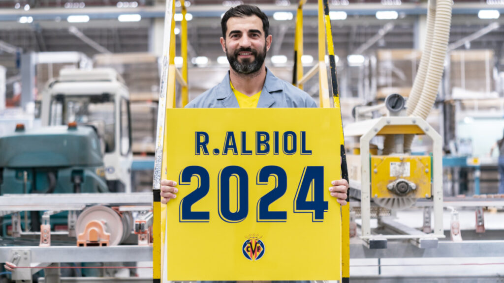 Villarreal CF har netop forlænget kontrakten med forsvarsveteranen Raul ALbiol, der har skrevet under på en kontrakt til 2024.