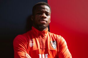 Premier League-klubben Bournemouth har skrevet permanent kontrakt med ivorianske Hamad Traoré, der kommer til fra Sassuolo.