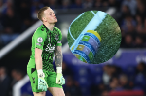 Jordan Pickford havde noteret på sin drikkedunk, hvor de forskellige skytter ville sparke straffespark.