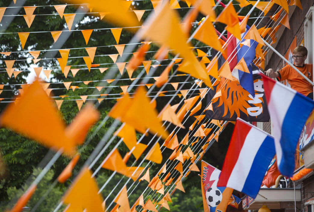 FC Emmen rykker ned fra den bedste hollandske fodboldrække, Æresdivisionen.